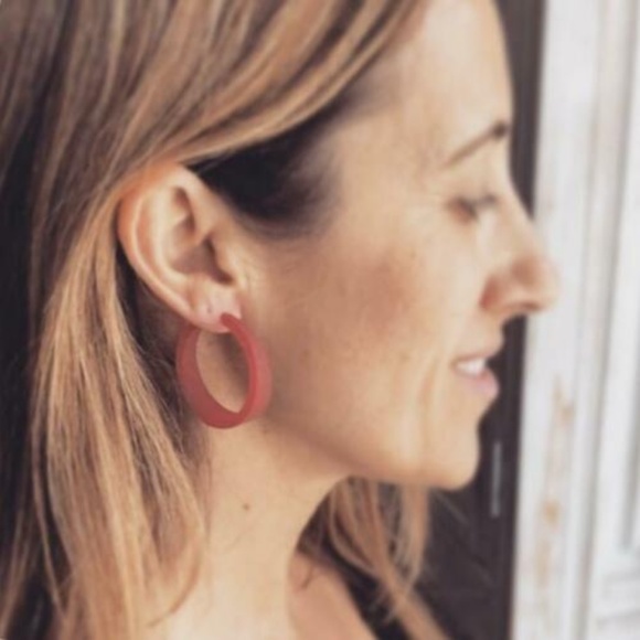 Black Frosted Emily Retro Lucite Hoop Earrings - Picture 7 of 7